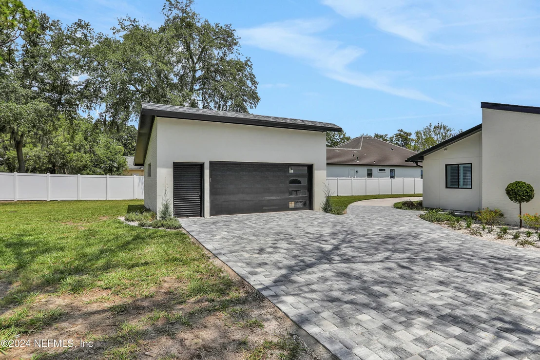 Photo of 3647 WESTOVER Road