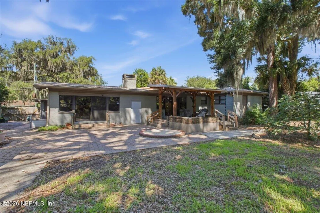 Photo of 1425 OAK HAVEN Road