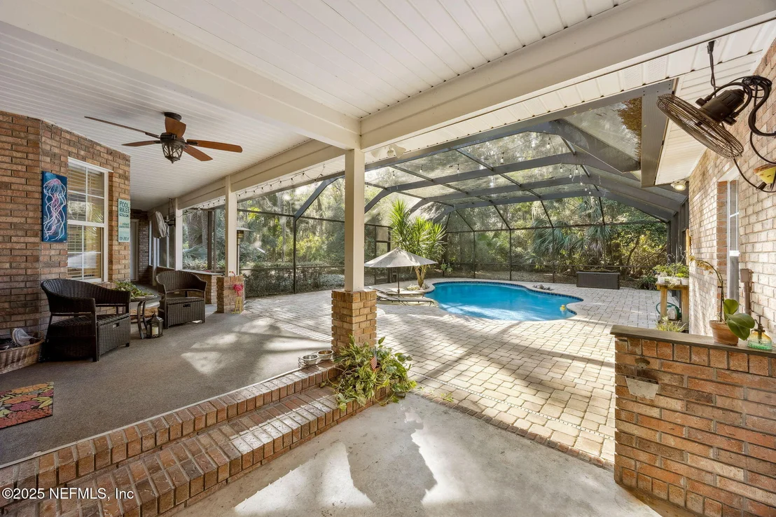 Photo of 97535 PIRATES POINT Road