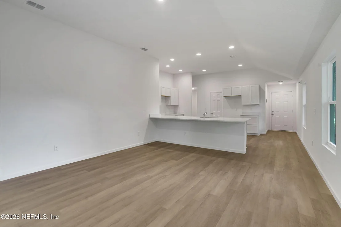 Photo of 5737 VERNON Road