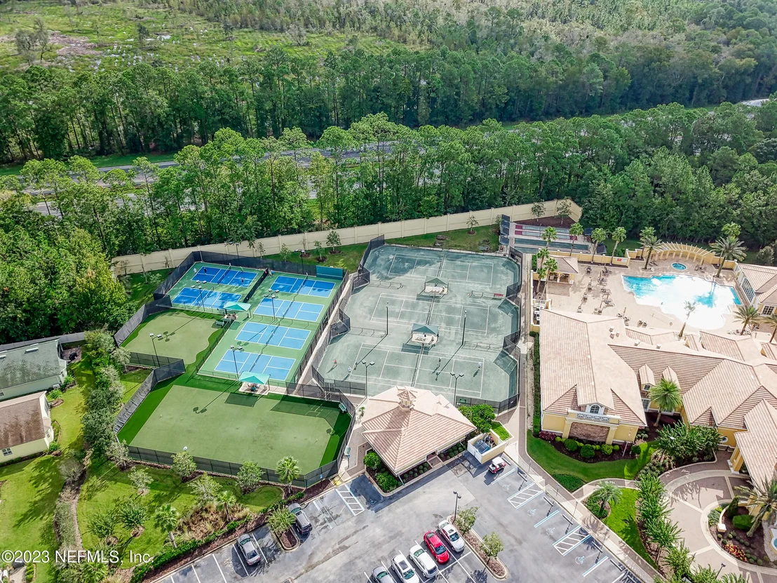 Photo of 1604 SUGAR LOAF Lane