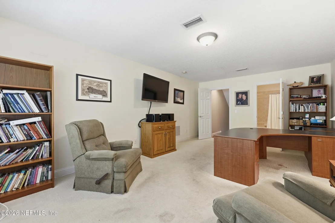 Photo of 376 N LOMBARDY Loop