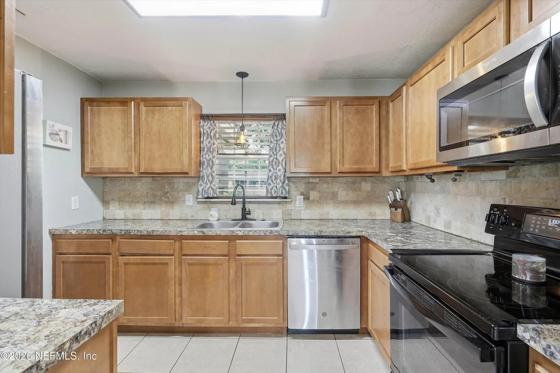 Photo of 2044 WEST Road