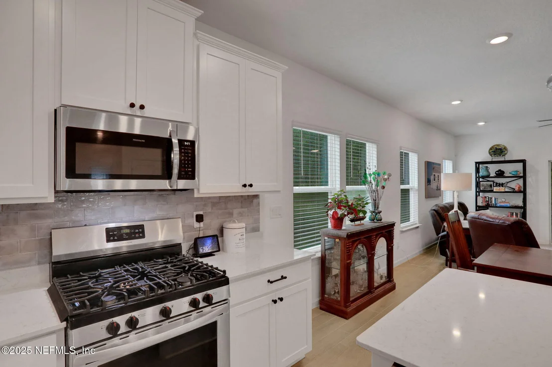 Photo of 75610 PONDSIDE Lane
