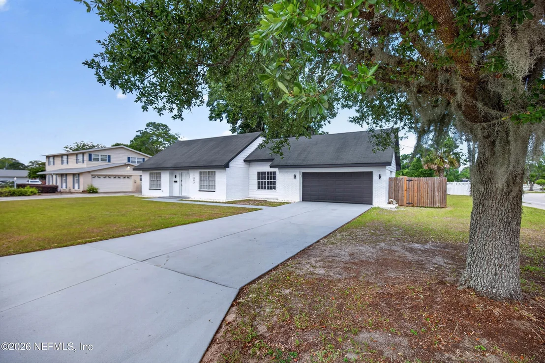 Photo of 1407 GRANDVIEW Drive