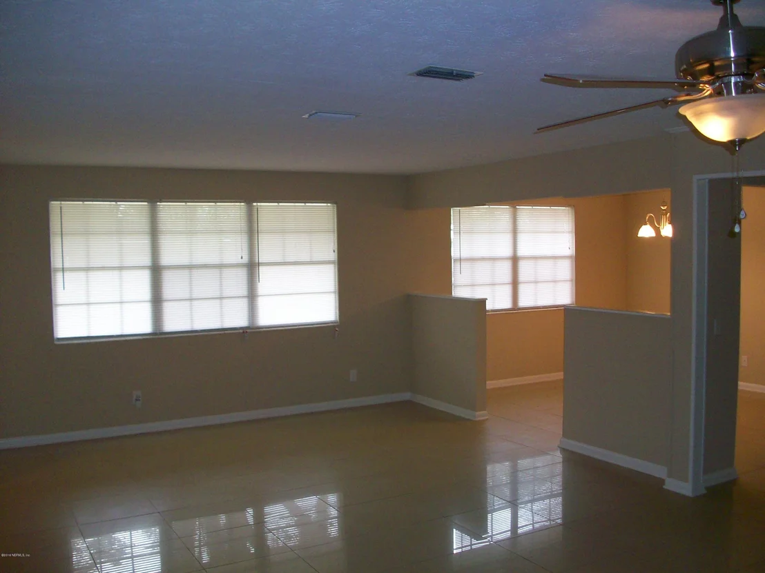Photo of 1262 ARBOR Circle