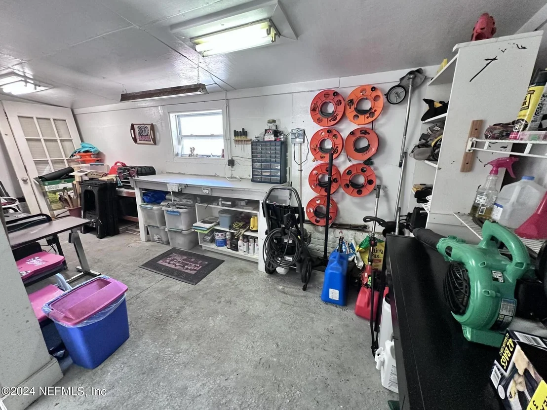 Photo of 1283 HARBOR OAKS Road