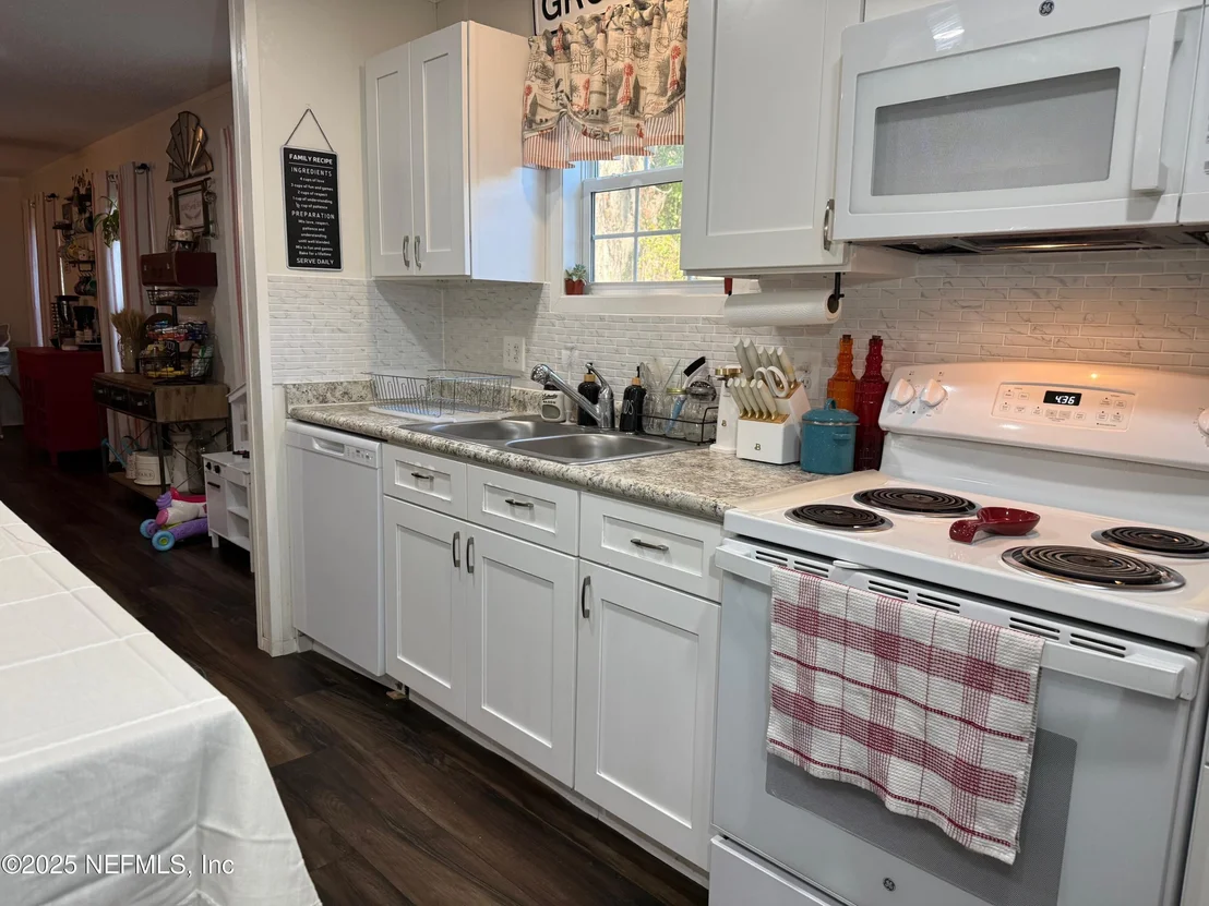 Photo of 22325 STATE ROAD 16