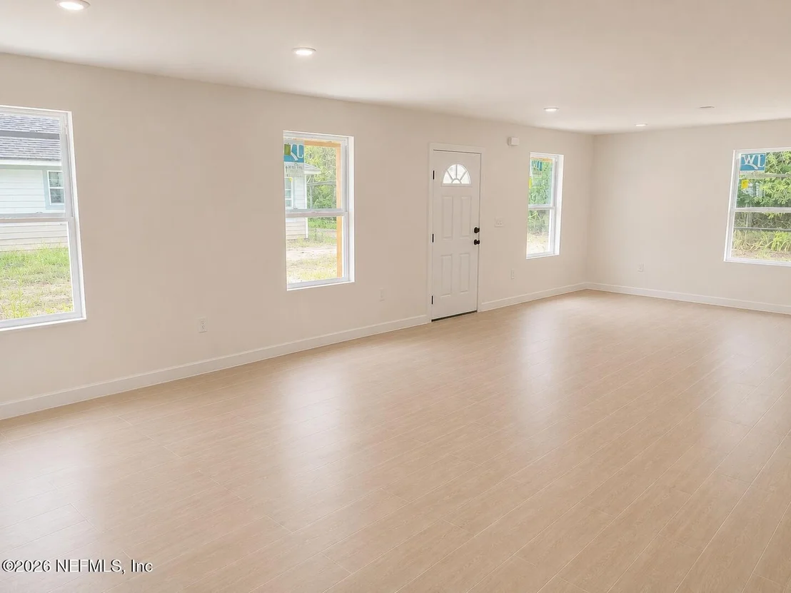 Photo of 4530 PUTNAM Avenue