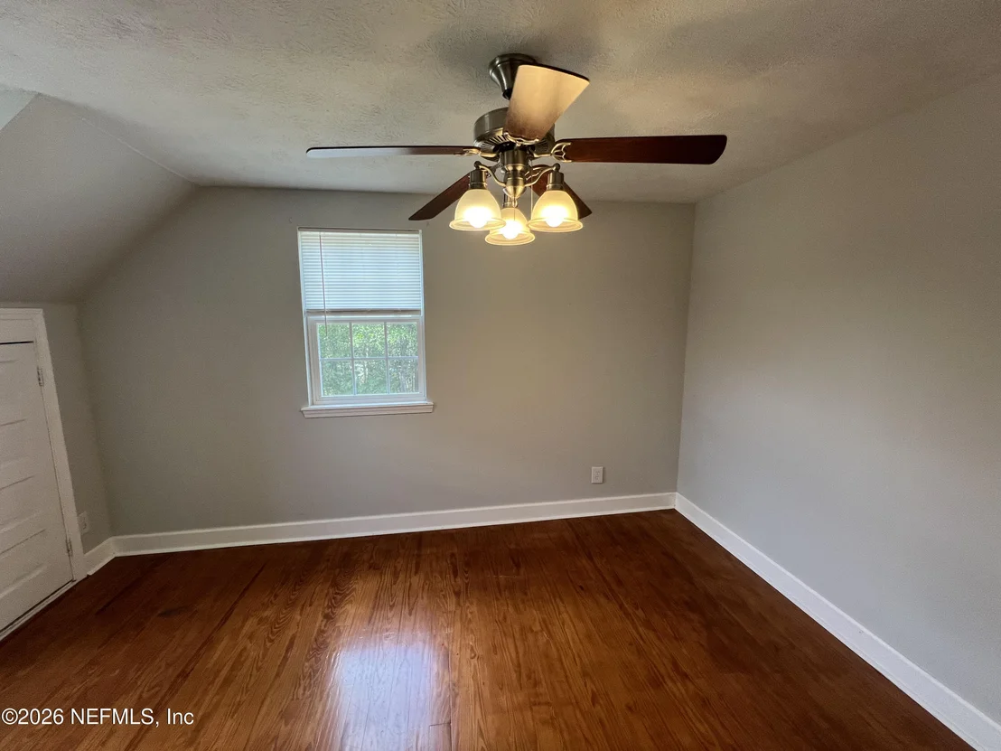 Photo of 468 TAYLOR Avenue