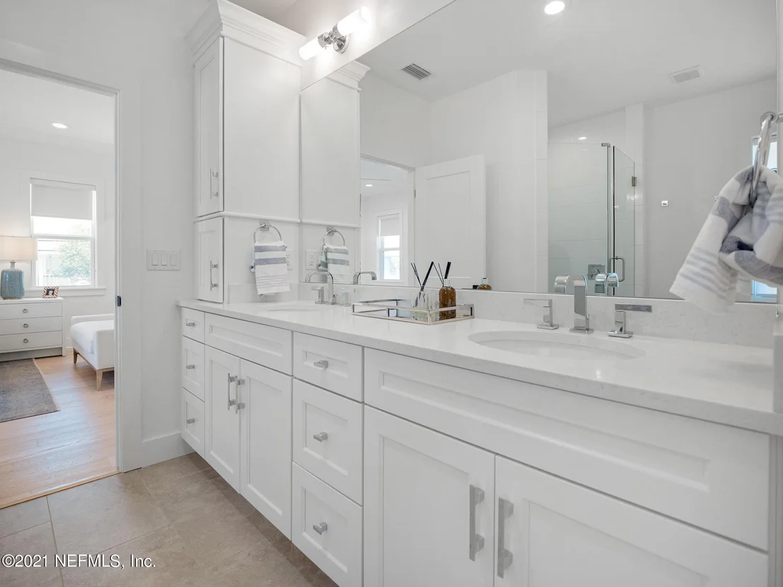 Photo of 203 LORA Street