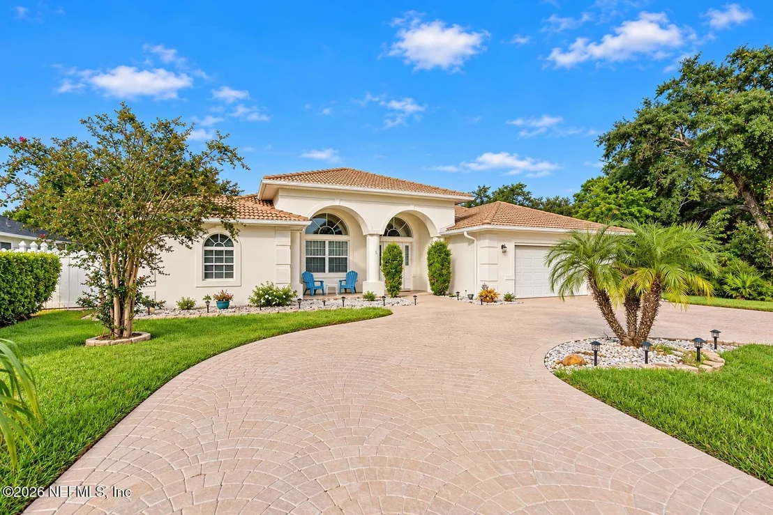 Photo of 8 FIELDSTONE Lane