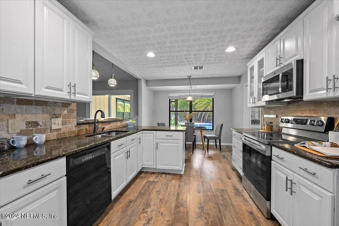 Photo of 305 EDINBURGH Lane