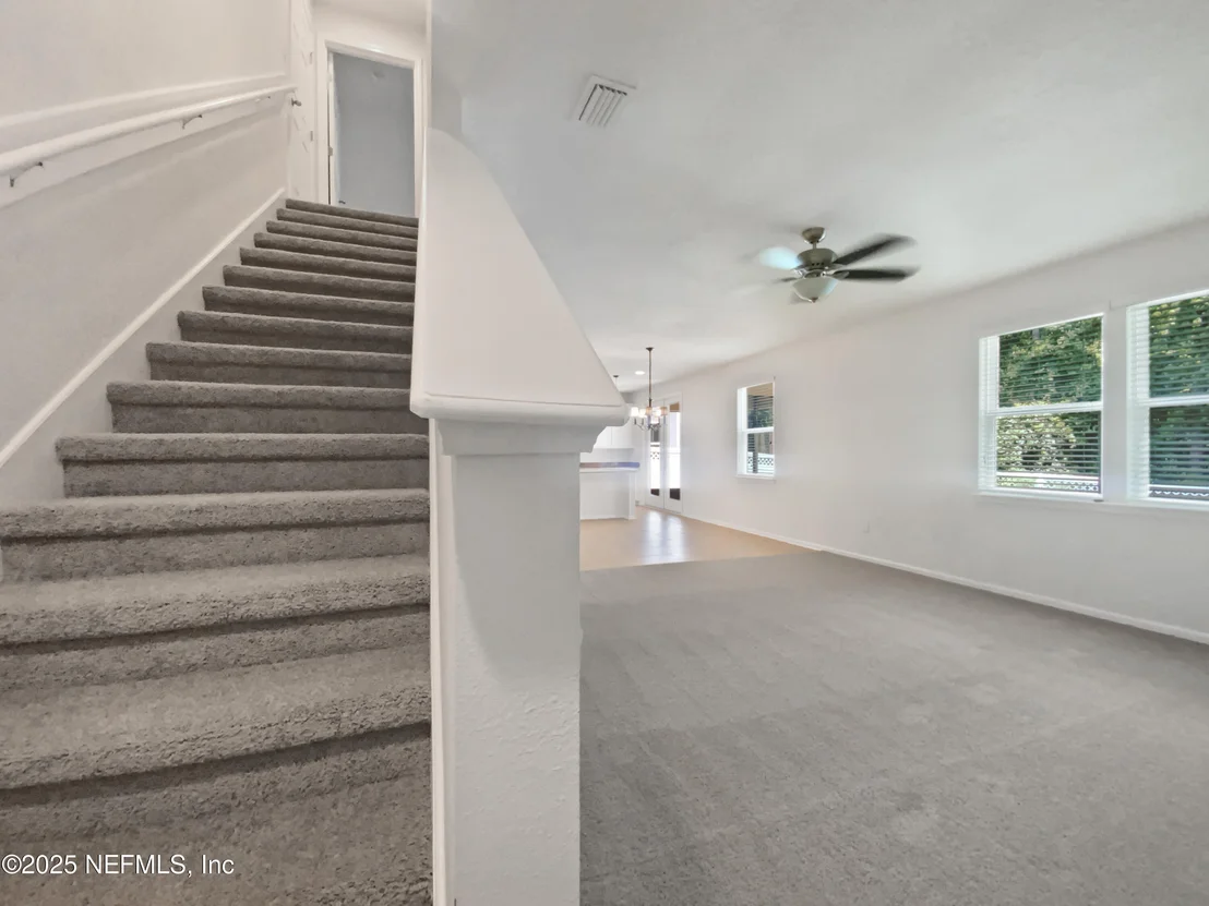 Photo of 1090 LAURISTON Drive