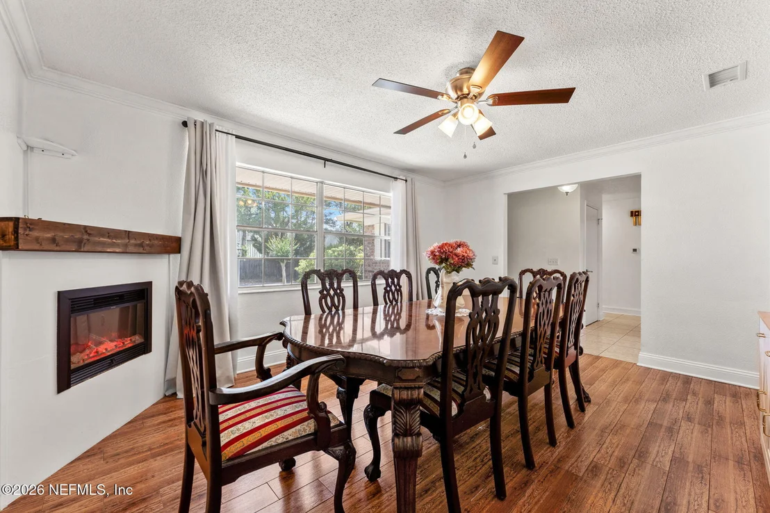 Photo of 1661 BARTLETT Avenue