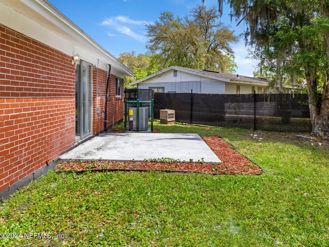 Photo of 5142 MONCRIEF Road