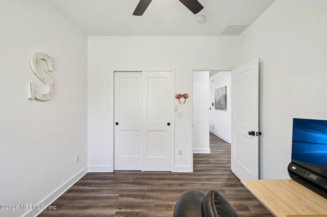 Photo of 5012 LAUREL Street