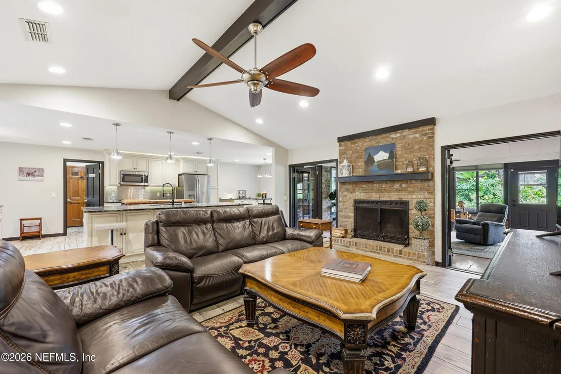 Photo of 905 MIDDLERIDGE Court
