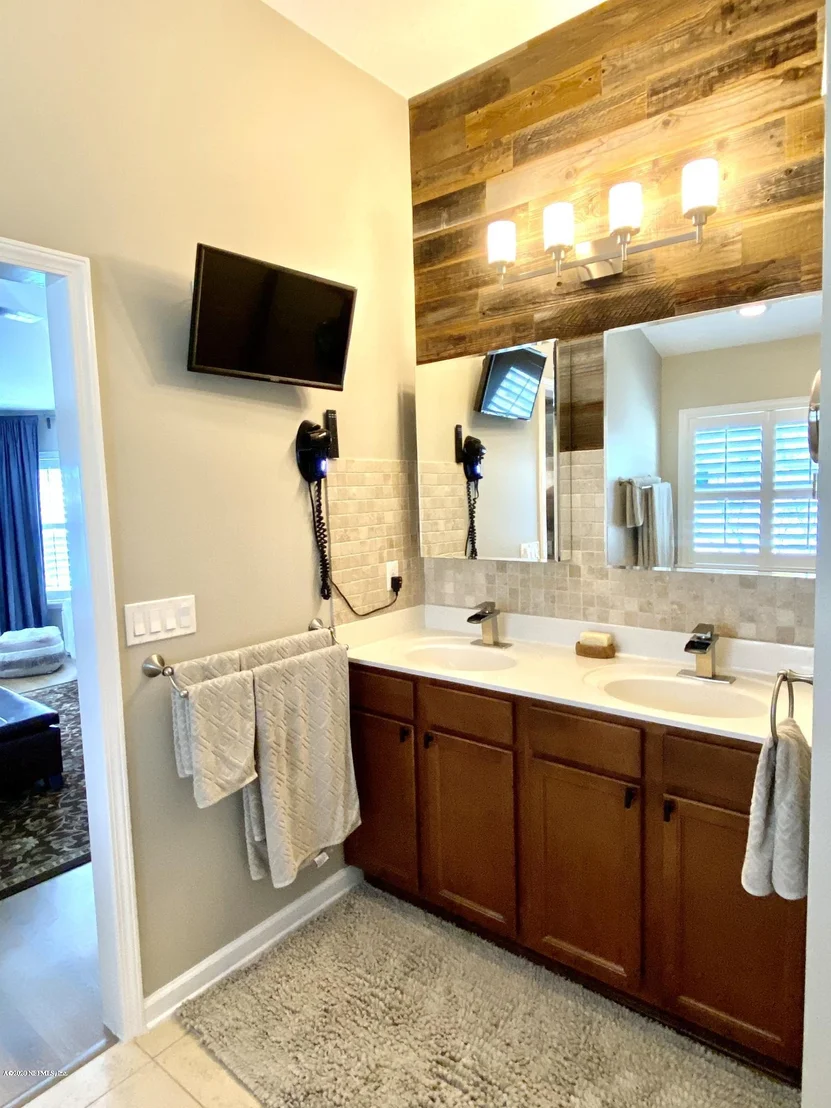 Photo of 23 MERCUTIO Lane
