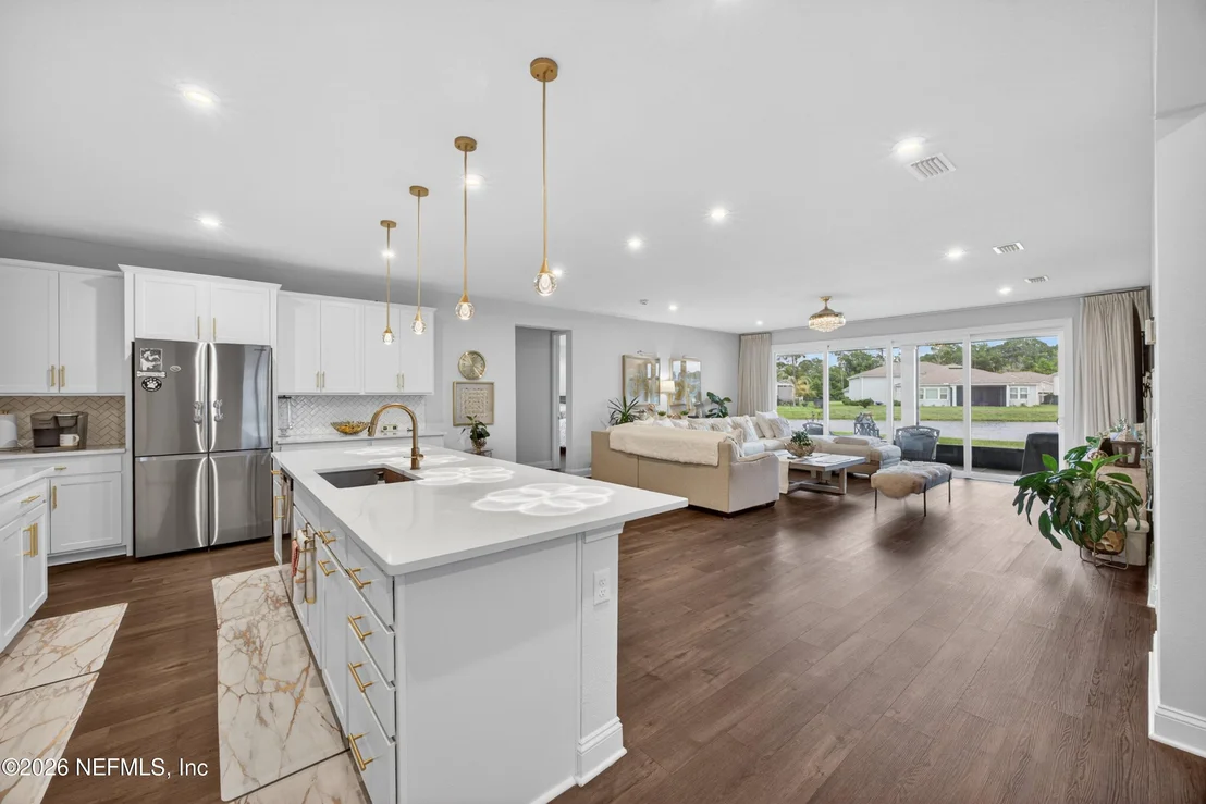 Photo of 85491 FALL RIVER Parkway