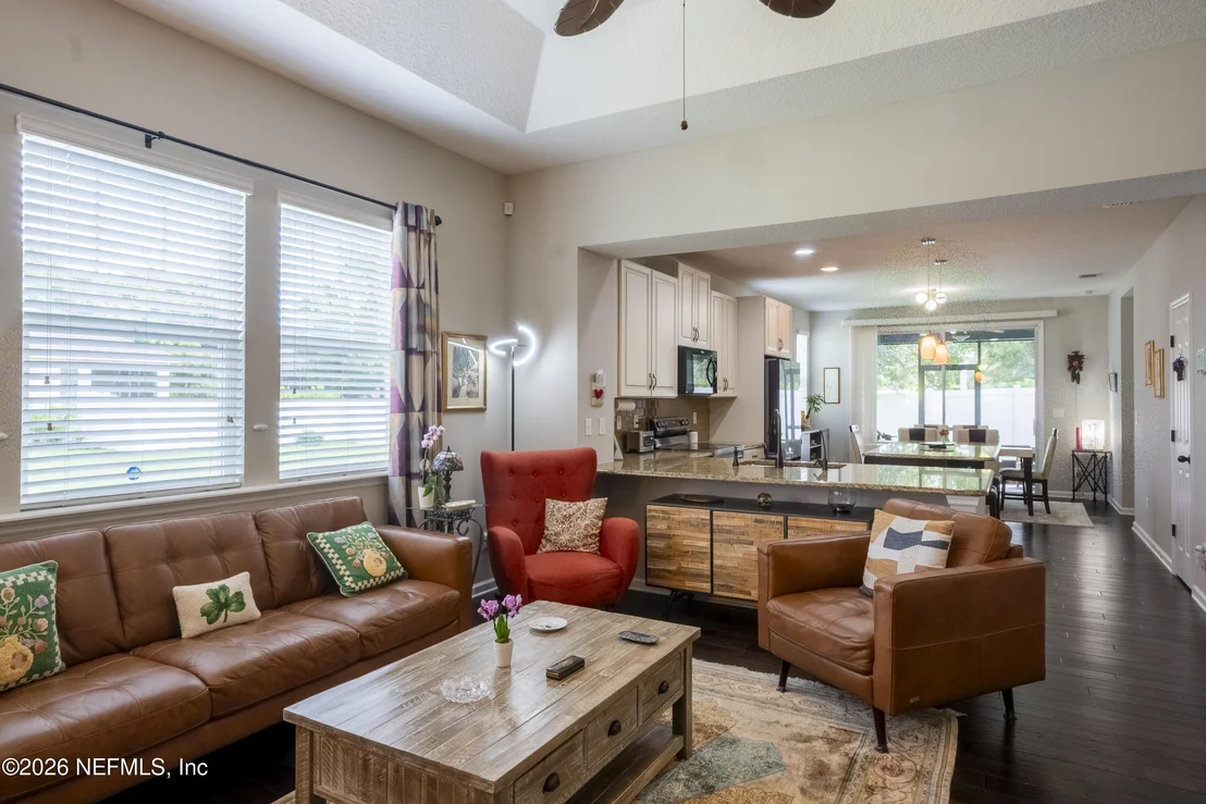 Photo of 7002 AZALEA GROVE Drive