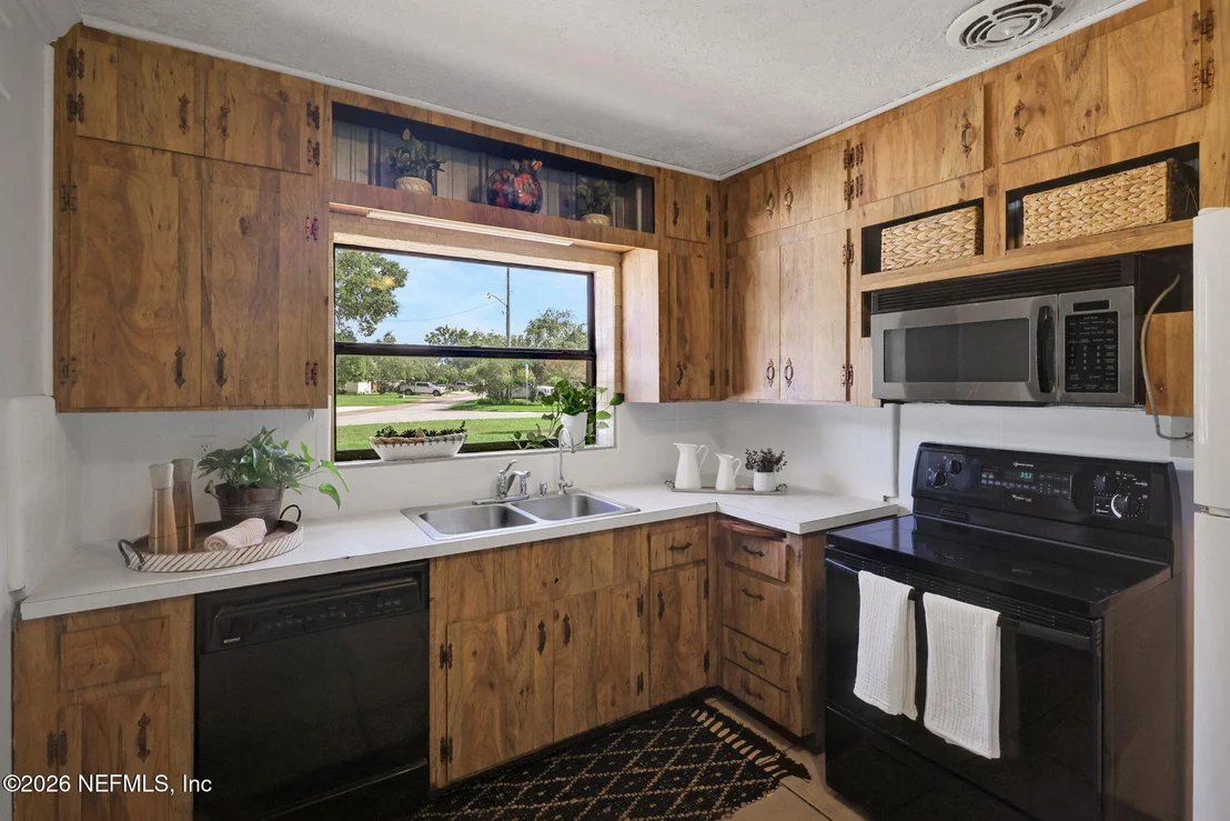 Photo of 1103 PALM Circle