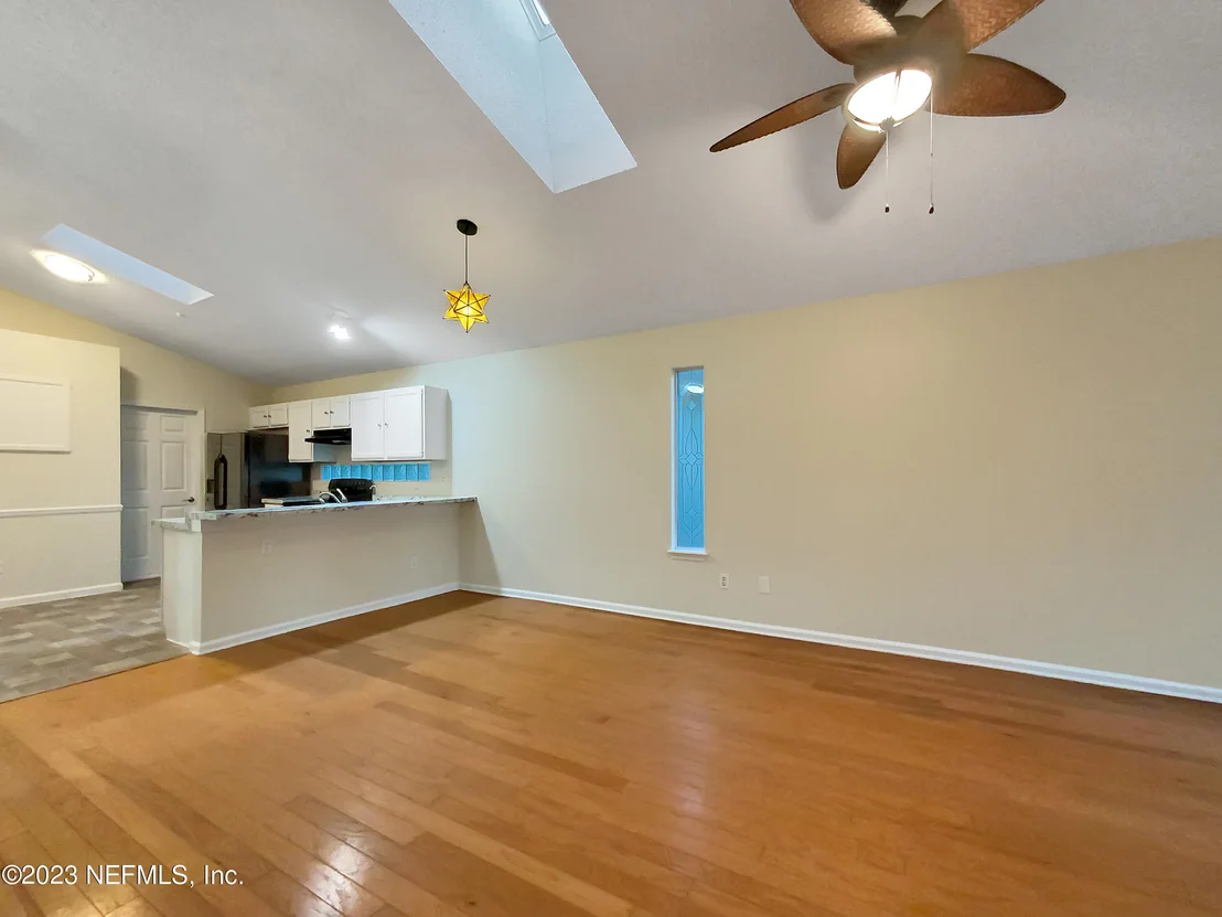 Photo of 85 NAUGATUCK Drive