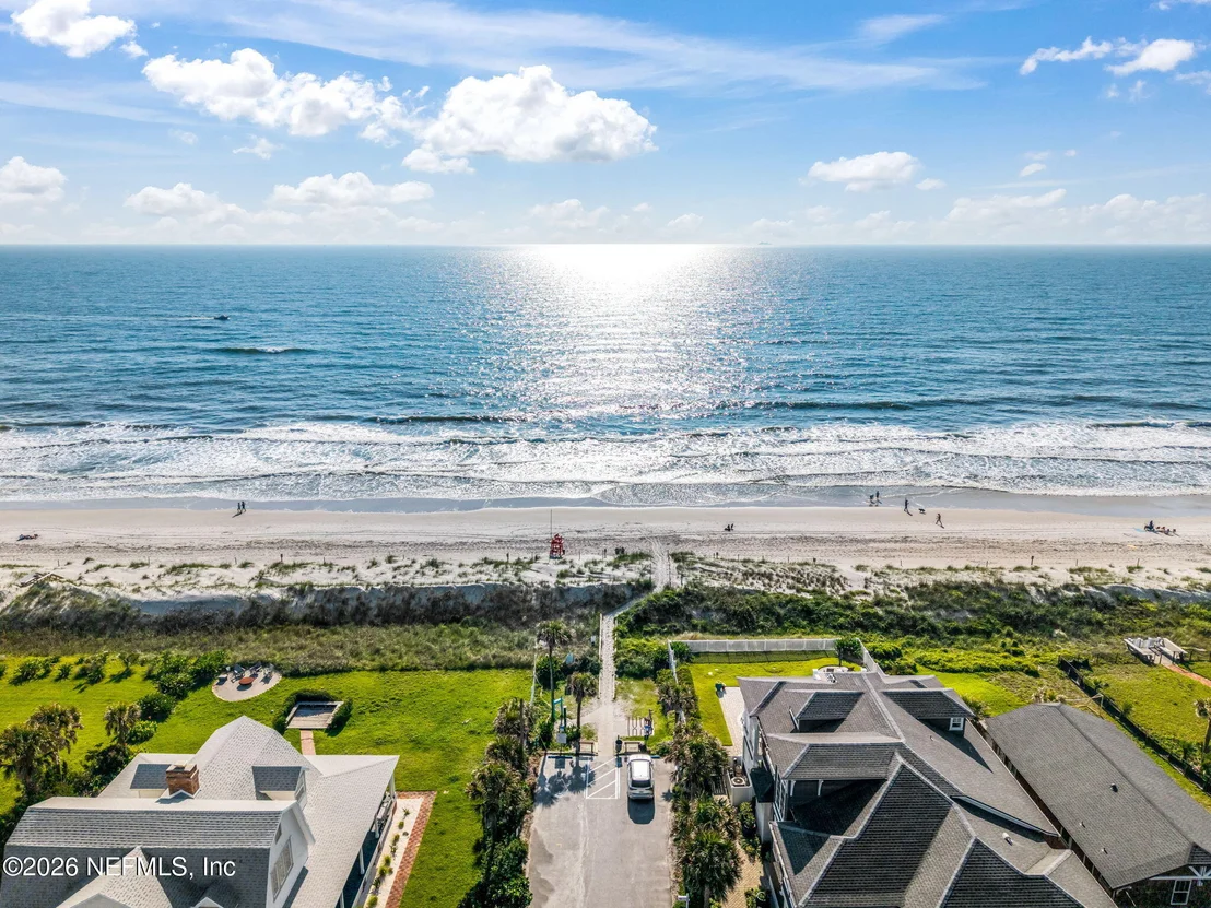 Photo of 1242 BEACH Avenue