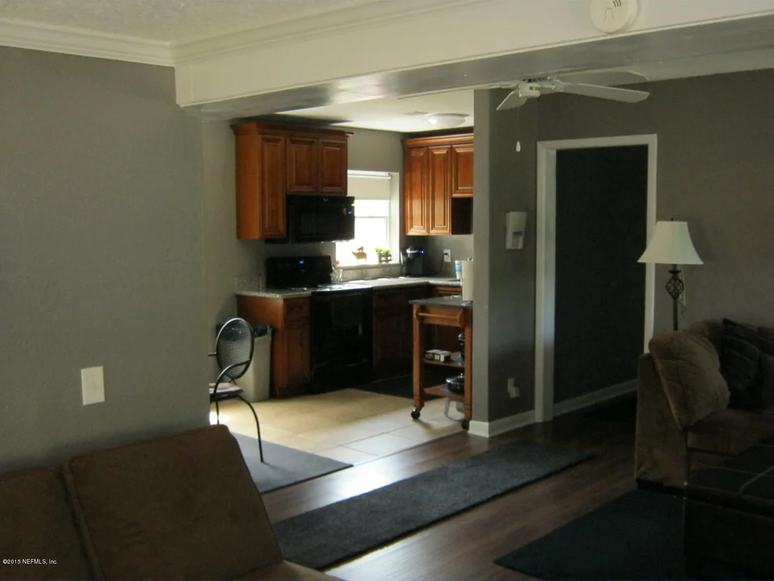 Photo of 4215 FOREST Boulevard