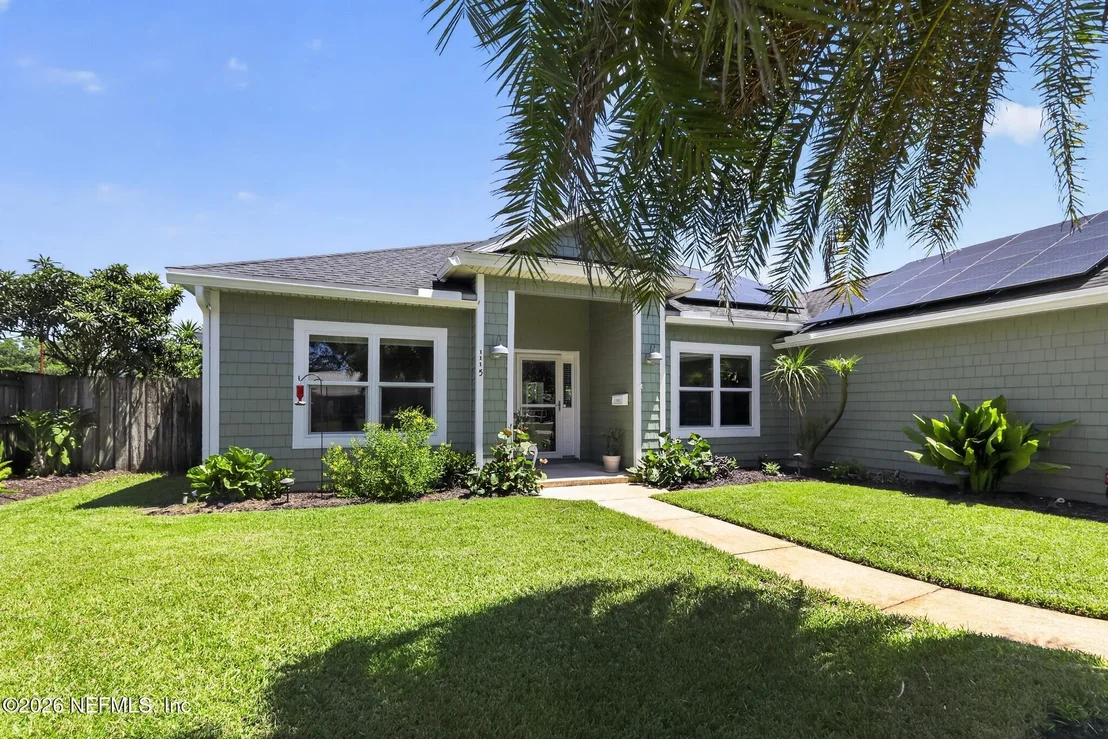 Photo of 1115 PALM Circle
