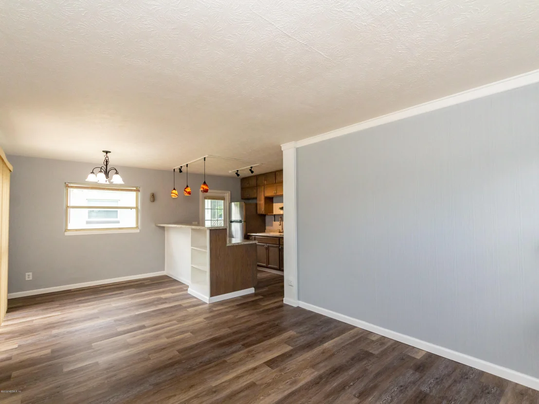 Photo of 1456 GRIFLET Road