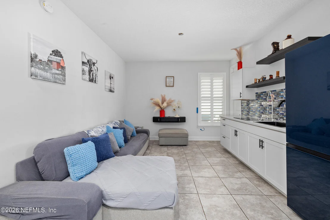 Photo of 123 THATCHAM Drive