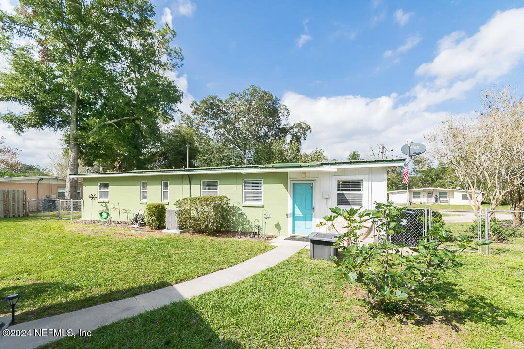 Photo of 330 BONNLYN Drive