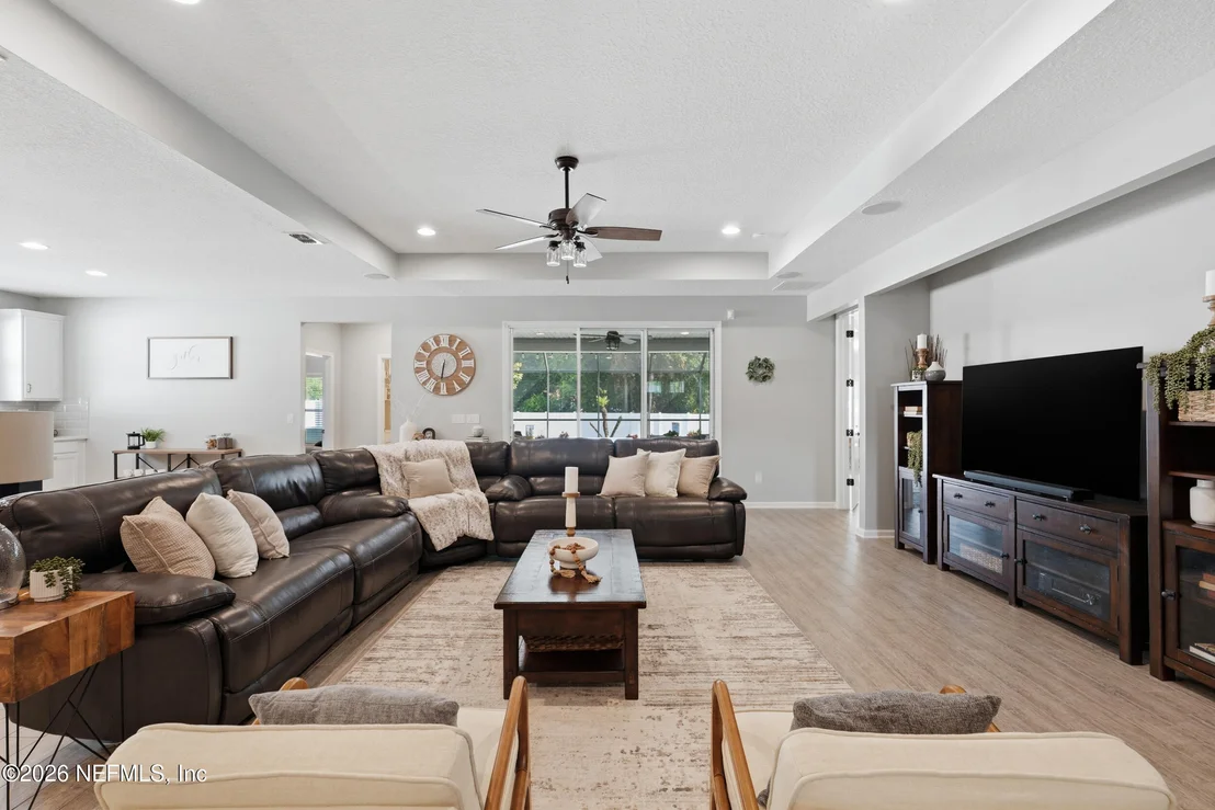 Photo of 933 BENT CREEK Drive