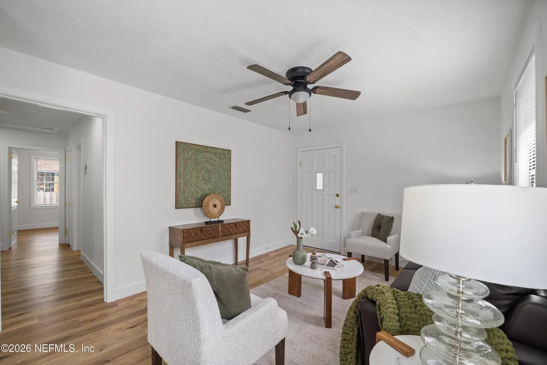 Photo of 4560 CRESCENT Street