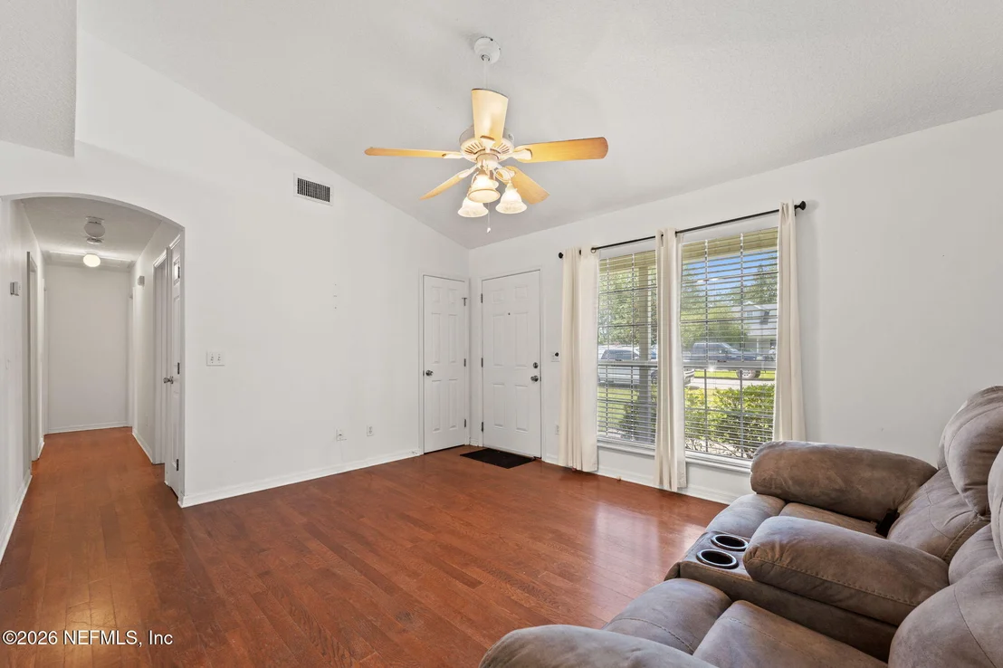 Photo of 489 TIMBERLANE Drive