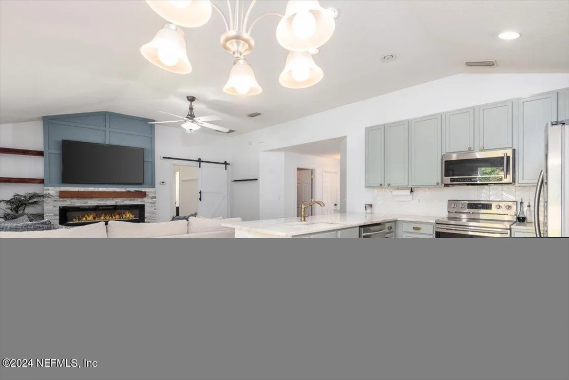 Photo of 952 BECKINGHAM Drive