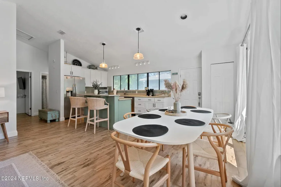 Photo of 152 MANRESA Road