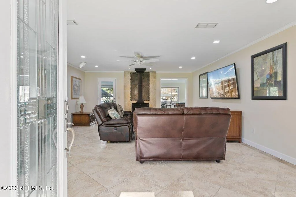 Photo of 241 OAK Drive S