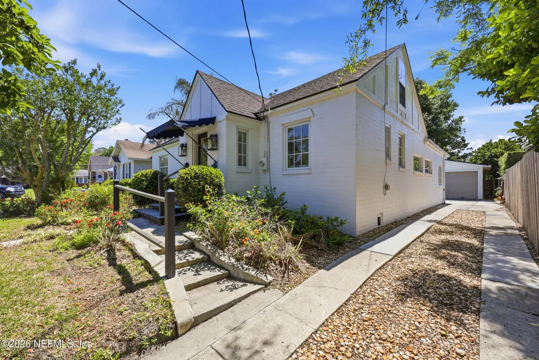 Photo of 1622 AVOCA Place