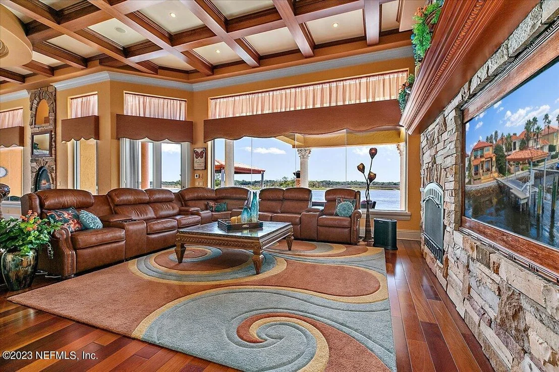 Photo of 1261 DELFINO Drive