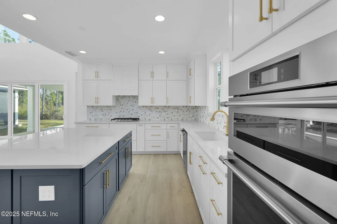 Photo of 299 REFLECTIONS Avenue