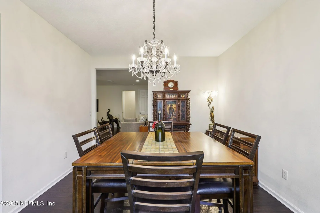 Photo of 261 PALISADE Drive
