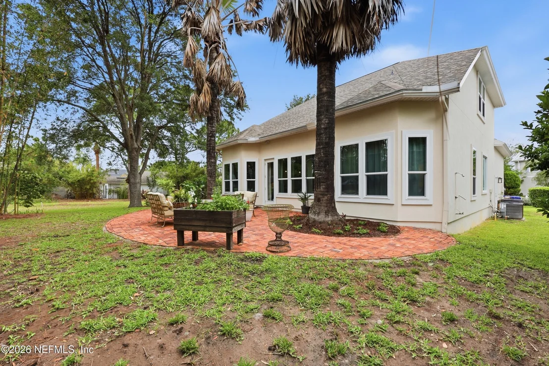 Photo of 521 SUNSET Drive