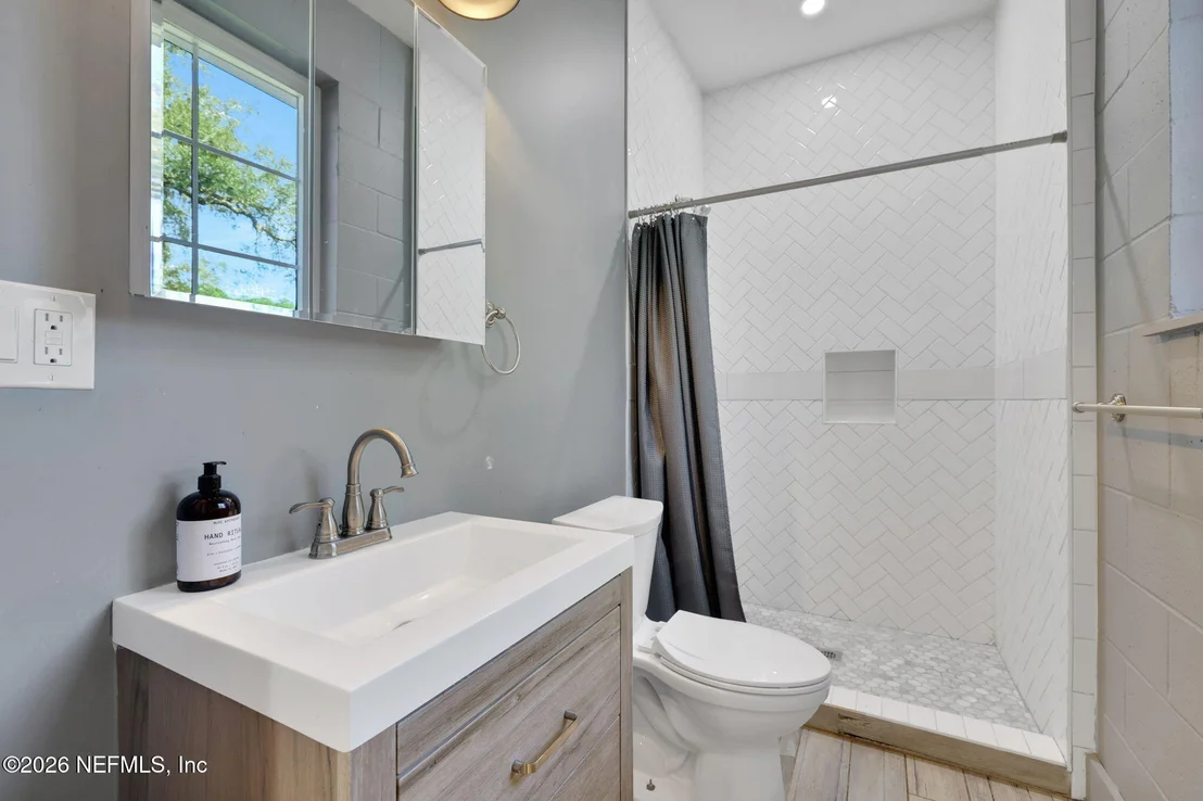 Photo of 532 MOONSHINE Drive