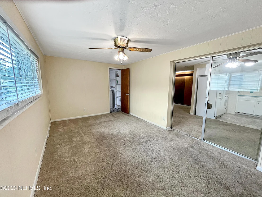 Photo of 451 CLERMONT Drive W