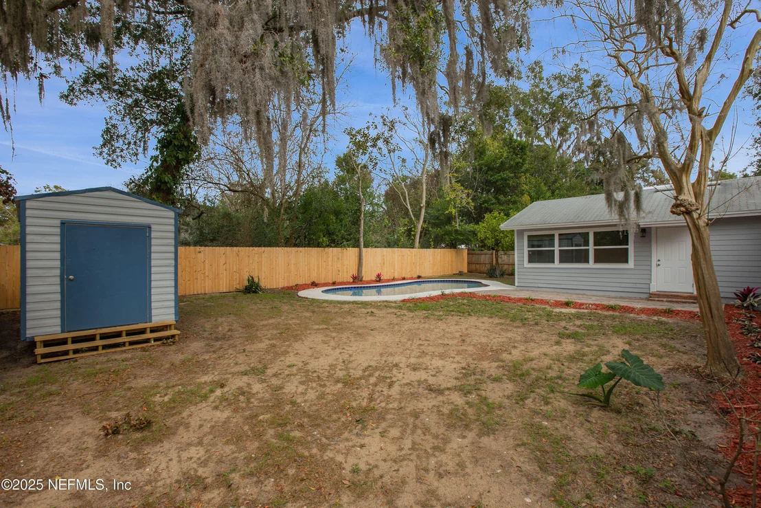 Photo of 10553 HEMMING Road