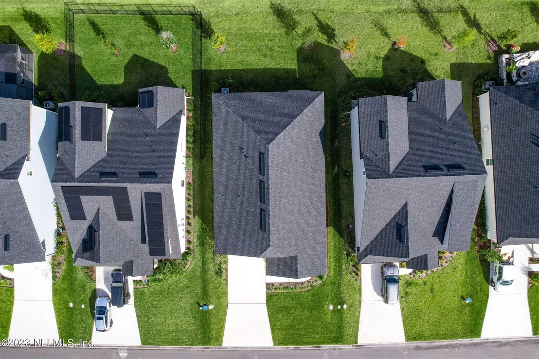 Photo of 152 WINDERMERE Way