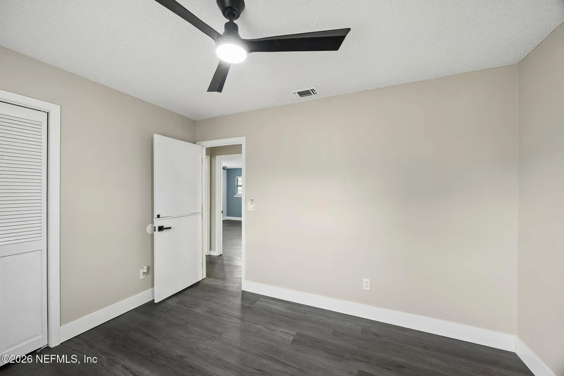 Photo of 1184 SURREY Glen