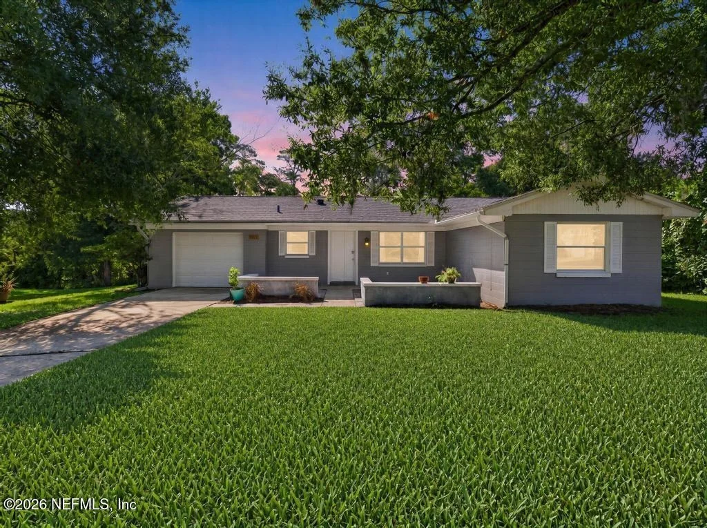 Photo of 474 CASUARINA Circle